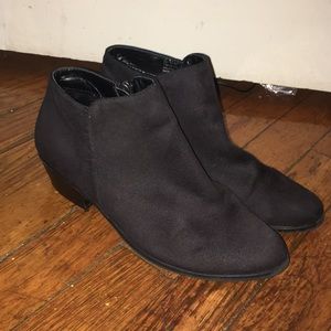 Nicole Size 7 Ankle Boots